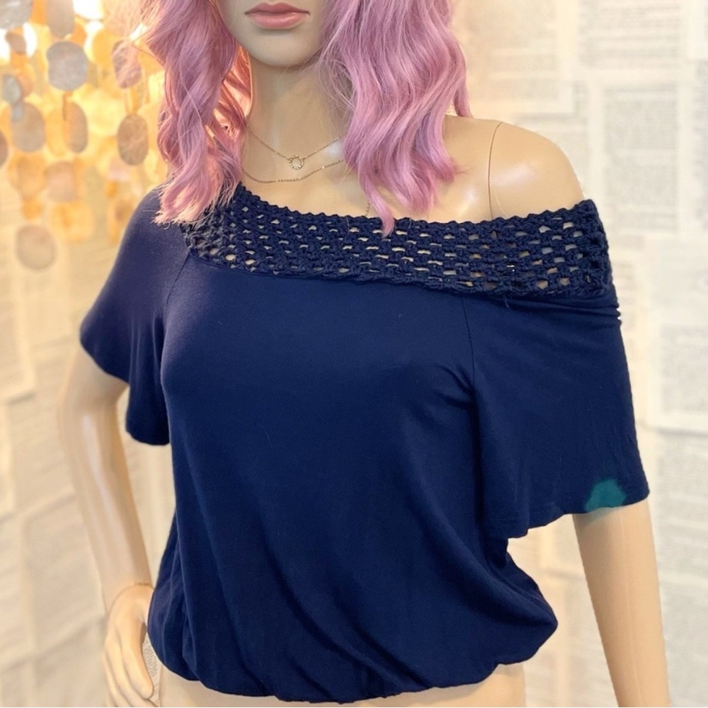 *SOLD* Jessica Simpson Crochet Knit Top Sz Small